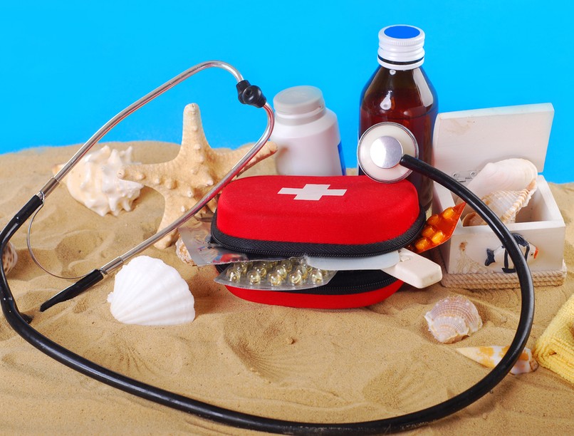 útipatika, házipatika, nyaralás, gyógyszerek, ügyeletes patika