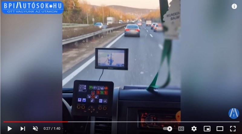 Nem engedte el a mentőt egy audis - 20 percig száguldozott előtte