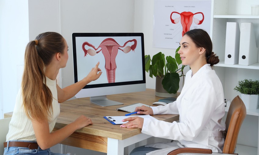 Azok a nők, akik szembesülnek a meddőség rémével, a legtöbb esetben ezeket a kifejezéseket hallják a nőgyógyászuk szájából: PCOS, inzulin rezisztencia. De mégis mit jelentenek ezek a betegségek? És hogyan küzdhet ellenük egy átlagos nő?