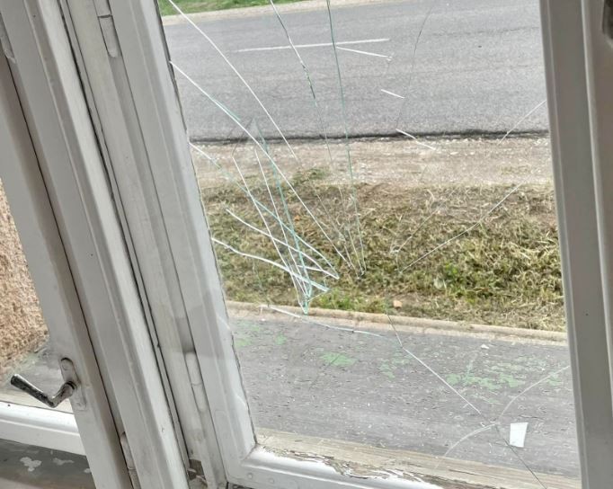 Erre senki sem számított: támadás érte a szendrői mentőállomást