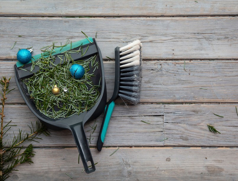 karácsony karácsonyfa fenyőfa tűlevél takarítás
