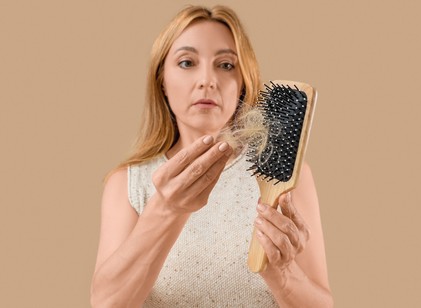 Hullik a haja? Lehet, hogy nem a sampon a hibás, hanem a ciklusa című cikk nyitóképe