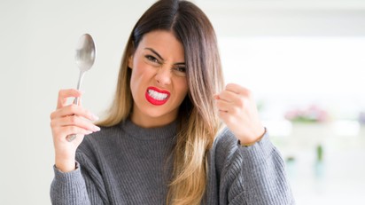 A perimenopauza dühös, őrült anyává változtatta – "Nem vicc, a gyerekeim kikerültek, és végül elváltam" című cikk nyitóképe