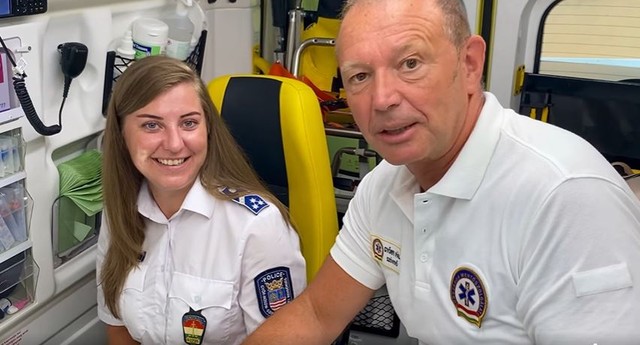 Rosszul lett a fiatal sofőr az M1-es autópályán, egy rendőrnő élesztette újra