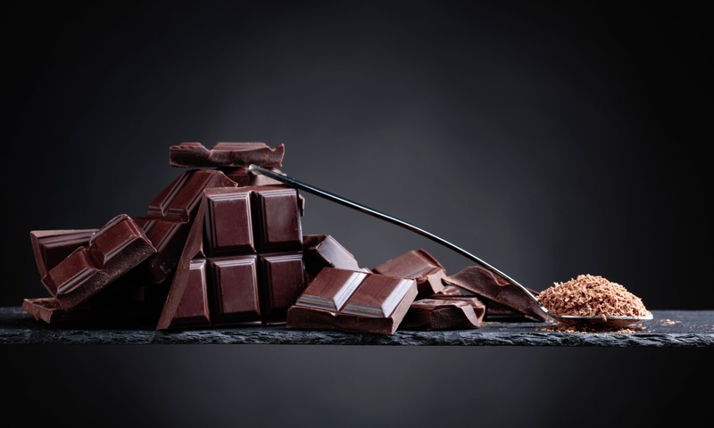 Szereti az étcsokoládét? Ilyen kevésbé ismert hatásai is lehetnek