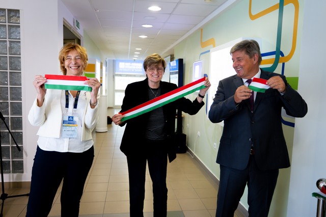Karikó Katalin támogatásával nyílt meg ez az új központ Szegeden