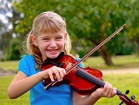 A zenetanulás segítheti az agy gyermekkori fejlődését?