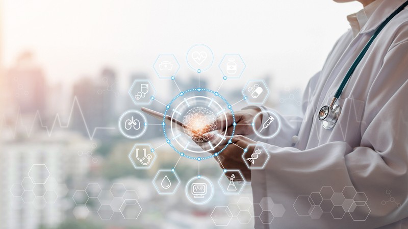 Mesterséges intelligencia segít a Semmelweis Egyetem sürgősségijén