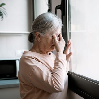 „Haza akarok menni” – mit üzen ezzel valójában egy demenciával élő ember? című cikk nyitóképe