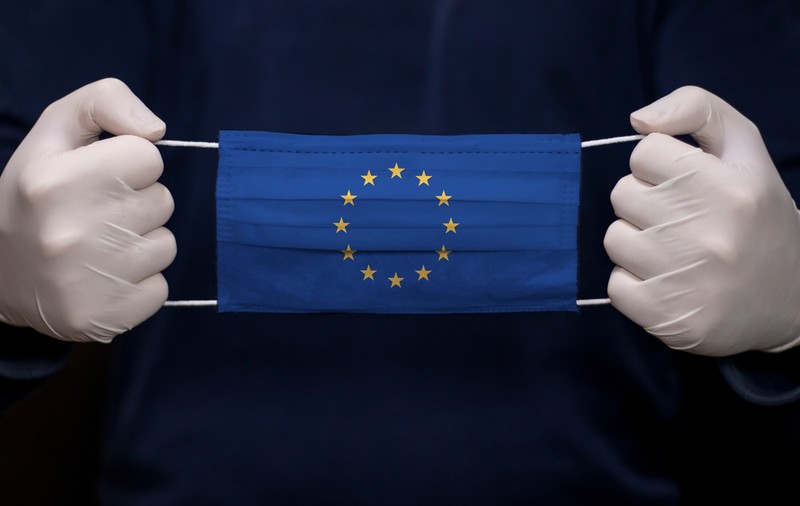 EU: foglalkozási megbetegedésként kell elismerni a koronavírus-fertőzést!