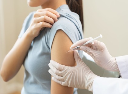 Végre kiderült, miért növelik meg bizonyos Covid vakcinák a vérrögképződés kockázatát című cikk nyitóképe