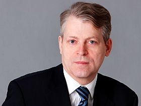 „Nem tudjuk, mit használnak” – Dr. Rácz József pszichiáter, a Kék pont alapítvány elnöke