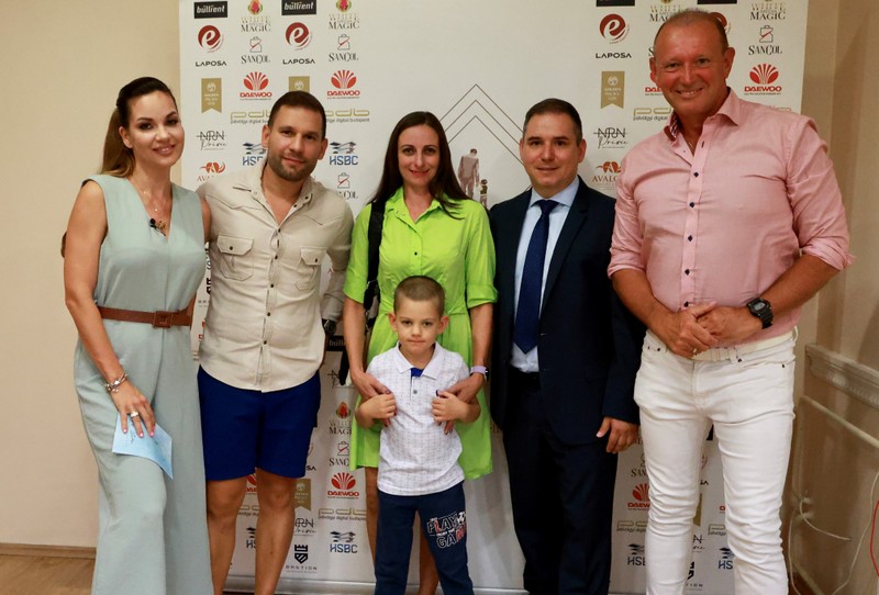 Gyógyíthatatlan beteg kislánynak segít Rácz Jenő