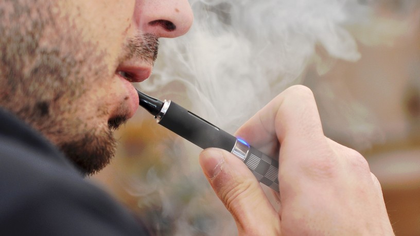 figyelmeztet, ízesített, e-cigaretta, mérgező