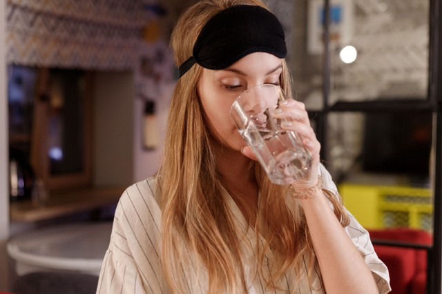 Így hat a testére az, ha lefekvés előtt megiszik egy pohár vizet