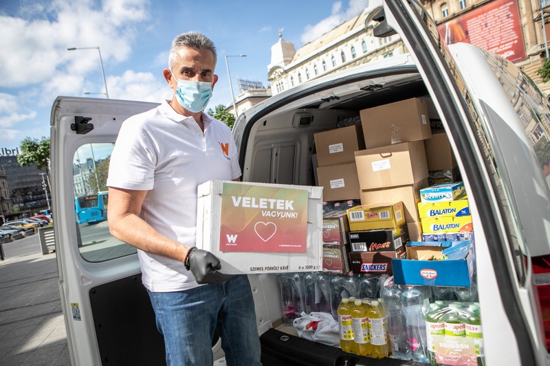 Háromezer segélycsomaggal támogatja a hétköznapok hőseit a Westend