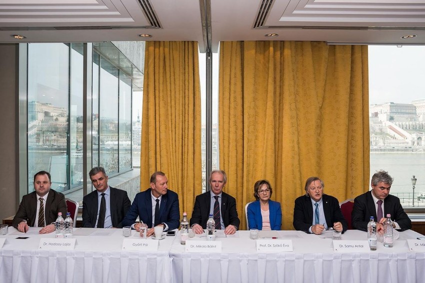 Szereti a patikusát? Jelölje az Év Gyógyszerésze díjra