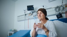 Mi történik a szervezetben a kemoterápia után napról napra? Így változhat a közérzet az első naptól a következő kezelésig című cikk nyitóképe