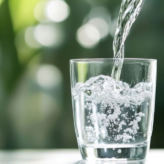 Egy egyszerű konyhai trükk segíthet csökkenteni a mikroműanyagokat az ivóvízben című cikk nyitóképe