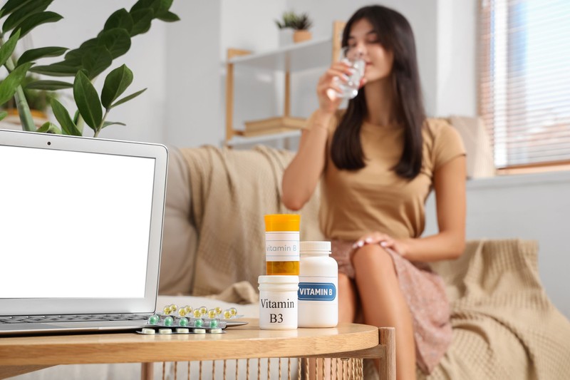 Sokan marokszámra szedik, pedig stroke-ot okozhat: ezzel a népszerű vitaminnal nagyon vigyázzon!