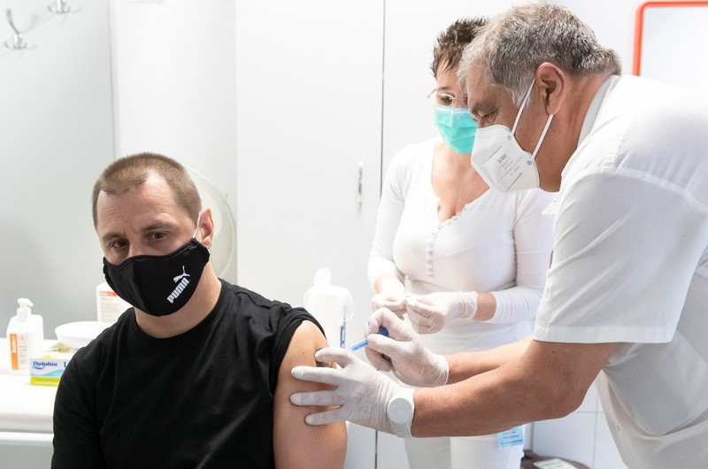 Koronavírus: így lesznek nyitva június végétől a kórházi oltópontok