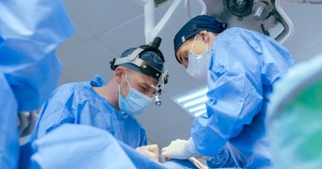 Meghalt a rutinműtét közben egy kismama és a babája is, mivel oxigén helyett más gáz érkezett a csőből