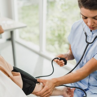 Magasvérnyomás betegség: ilyen gyakran kellene kontrollra mennie című cikk nyitóképe