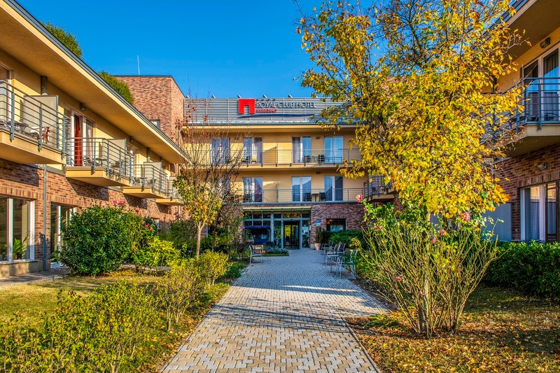 Koronavírus: 111 wellnesshétvégét ajánlott fel a visegrádi hotel az önkéntesnek jelentkező orvostanhallgatóknak