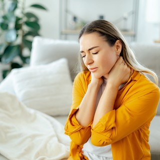 Feszül a nyaka, fáj a válla? A probléma mélyebben gyökerezhet, mint gondolná című cikk nyitóképe