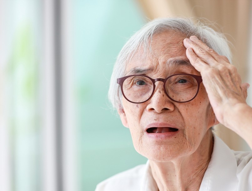 Alzheimer-kór oka, jele, övsömör, herpesz tünete