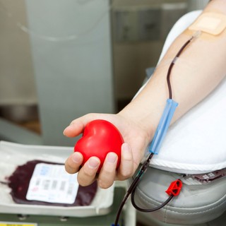 Vért adni nemcsak hőstett, a szervezetének is jót tehet – De vajon van árnyoldala is? című cikk nyitóképe