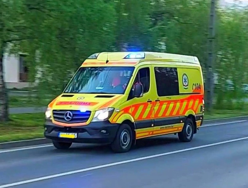 gyermek újraélesztés mentők OMSZ