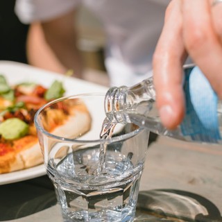 Azt hitte, a víz segít kevesebbet enni? Egy új kutatás szerint éppen az ellenkezője is történhet című cikk nyitóképe
