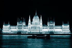 Kék Parlament - az Autizmus Világnapján