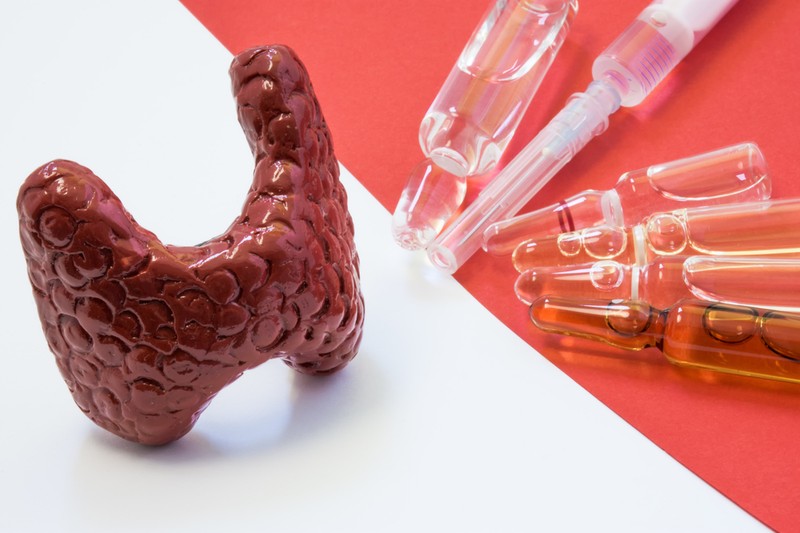 24. Pajzsmirigy beteg vagyok, melyik vakcinát kaphatom? Gondot jelent a magas anti-TPO szintem?