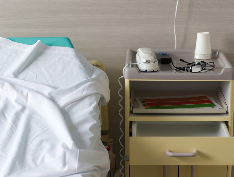 kórház, betegek lopás, asszisztens