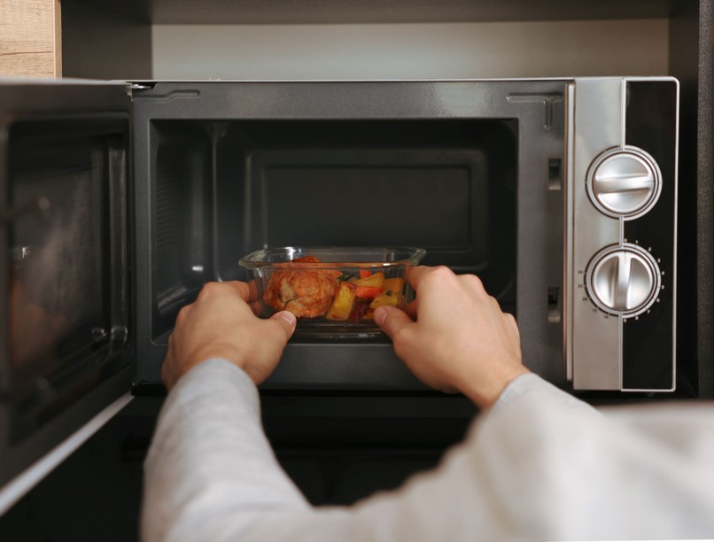 színes mit ne melegít tegyek mikróba