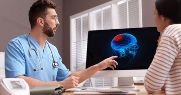 Az agydaganat árulkodó jelei, amelyeket az orvosok szerint nem szabad figyelmen kívül hagyni