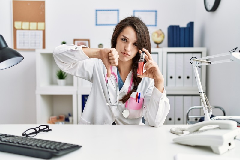 Maximális szigor: két szlovák Elf Bar-webshopot is lekapcsolt a GVH