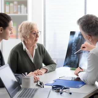 Mit lehet tenni a csontritkulás ellen, ha már kialakulóban van? 7 apró szokás, amivel megőrizheti csontjai erejét 50 felett című cikk nyitóképe