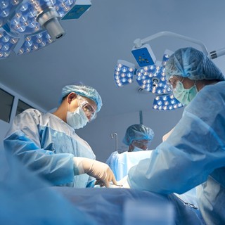 A kézbe vehető gerinc a legnehezebb műtéteknél segíthet a sebészeknek című cikk nyitóképe