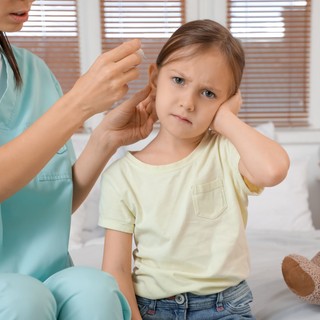 Kislányom jobb füle gyakran bedugul - mit tehetnénk? Az orvos válaszol        című cikk nyitóképe