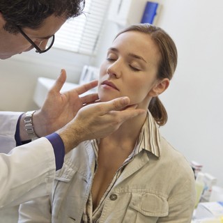 Duzzadt nyirokcsomók - innen sejtheti, hogy daganat okozza című cikk nyitóképe