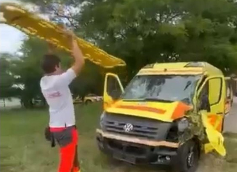 Bevadult egy mentős és szétvert egy rohamkocsit - Győrfi Pál így reagált