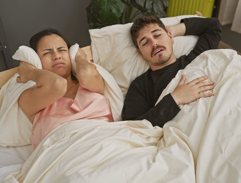 horkolás ellen alvás póz alvási apnoe