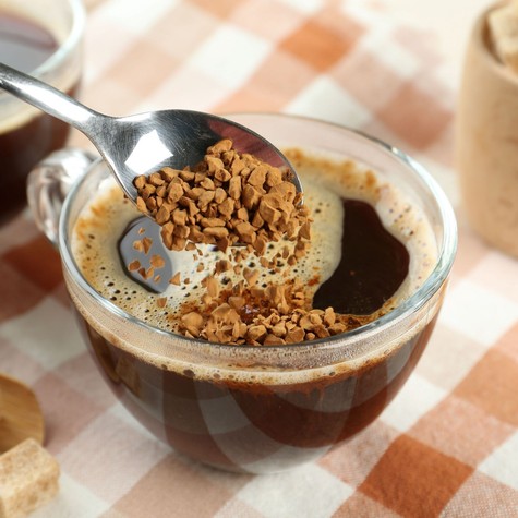 Instant kávé: barát vagy ellenség? Amit érdemes tudnia, mielőtt a következő csészéért nyúl című cikk nyitóképe