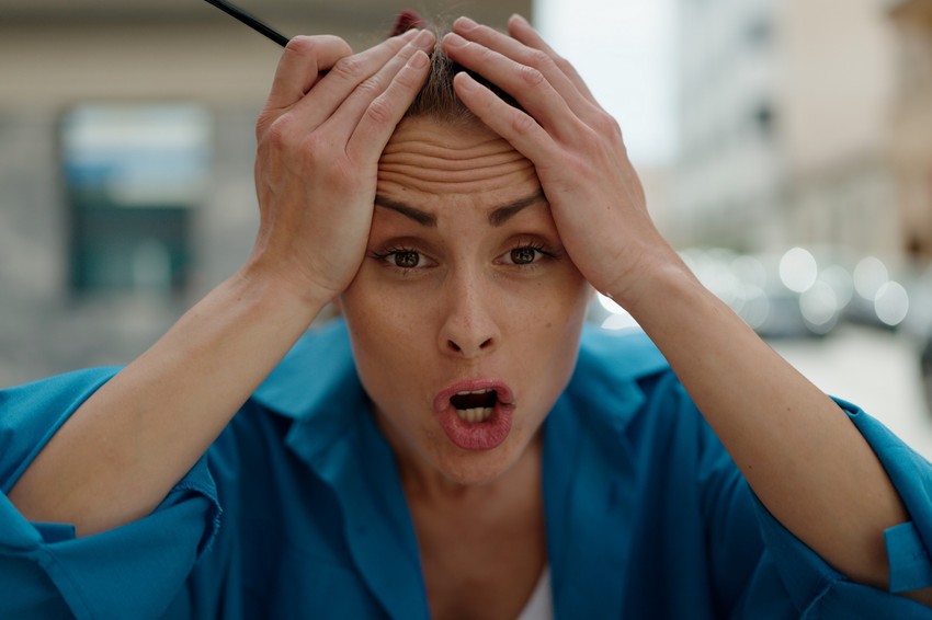 A burnout (kiégés) szindróma, a fizikai, érzelmi és mentális kimerülést jelentő megbetegedés napjaink terjedő jelensége.