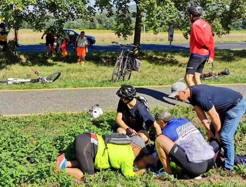 mentő, mentős, szigliget, bicikli, sürgősségi