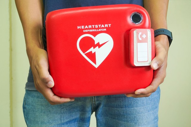 Segítőkész idegenek mentették meg egy férfi életét egy budapesti metrómegállóban