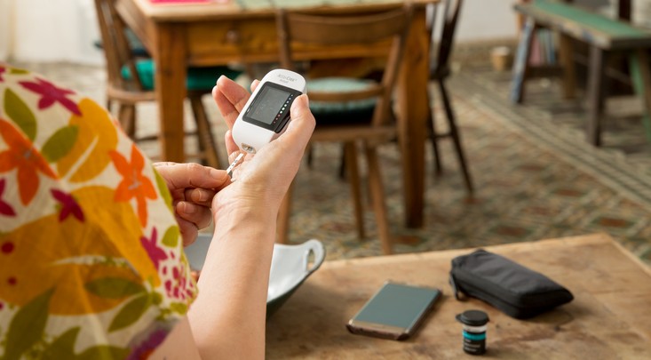 A vércukorszintmérő kicsi és esztétikus, így bármikor velünk lehet 